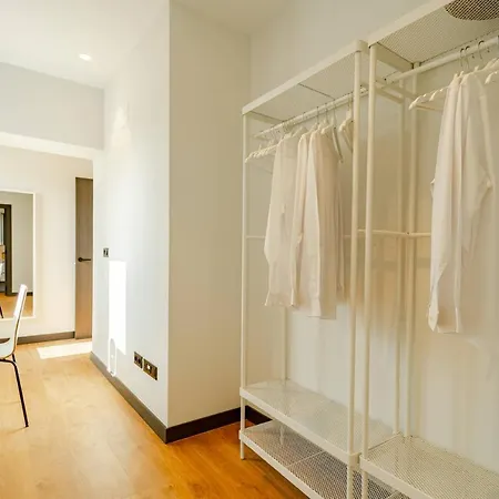 Apartamento Edificio Fénix, Constitución 1 *