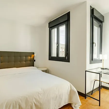 Apartamento Edificio Fénix, Constitución 1 *