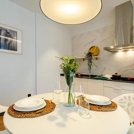 Edificio Fénix, Constitución 1