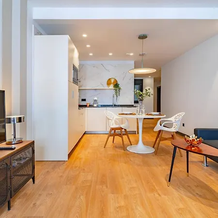 Apartamento Edificio Fénix, Constitución 1 *